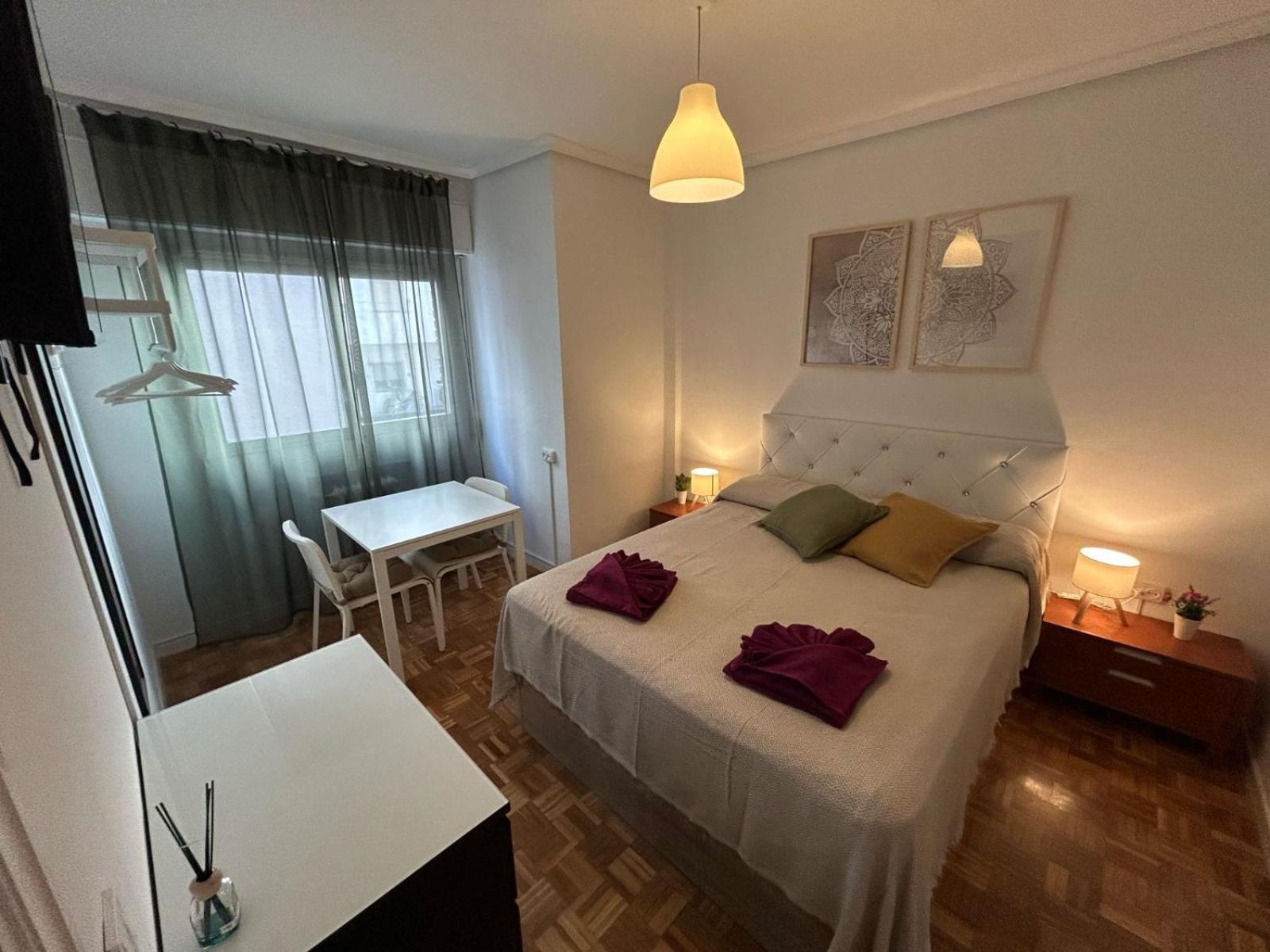 Habitaciones En Ferrocarril, Madrid